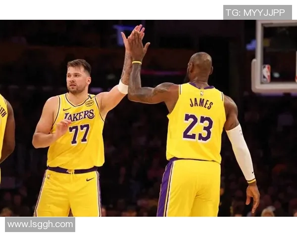 东契奇35分詹姆斯27+8 湖人力擒鹈鹕升至西部第三 东契奇35分詹姆斯27+8 湖人力擒鹈鹕升至西部第三