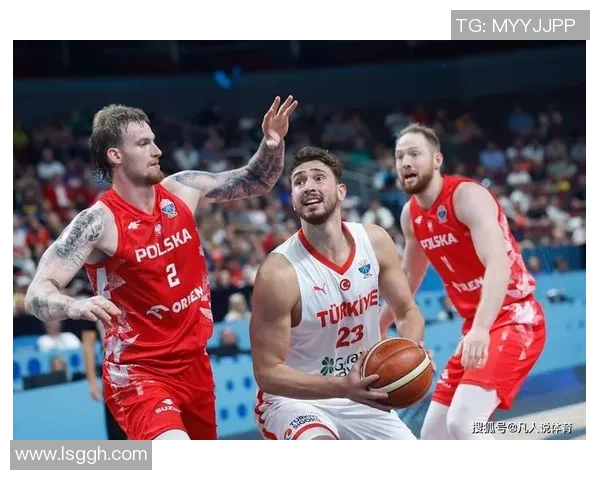 乌度卡:申京乐于传球小贾有进步 杜兰特很无私会根据比赛情况调整打法