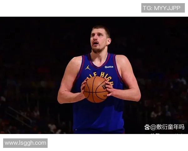 稳准狠!卡马拉身后下手按住约基奇球&双方争球 稳准狠!卡马拉身后下手按住约基奇球&双方争球