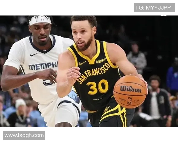 勇士库里回归引爆焦点战:雷霆攻守兼备强势出击 勇士库里回归引爆焦点战:雷霆攻守兼备强势出击