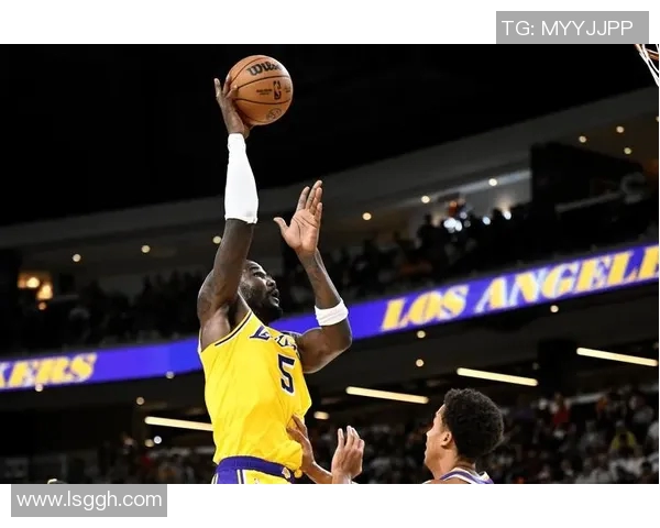 雷迪克称勇士配合如脑组织连接，湖人尚未达到